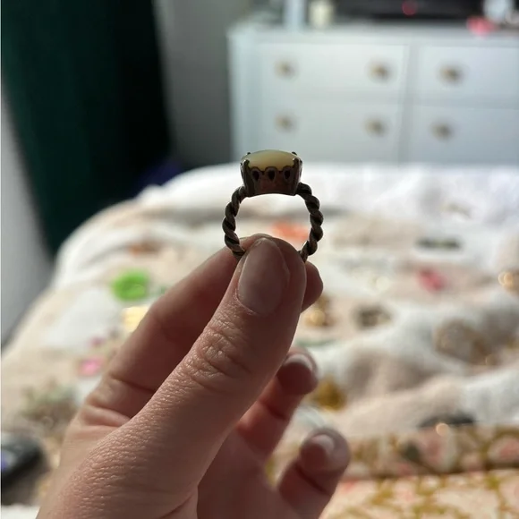 Pandora Mother of Pearl ring - Picture 2 of 4